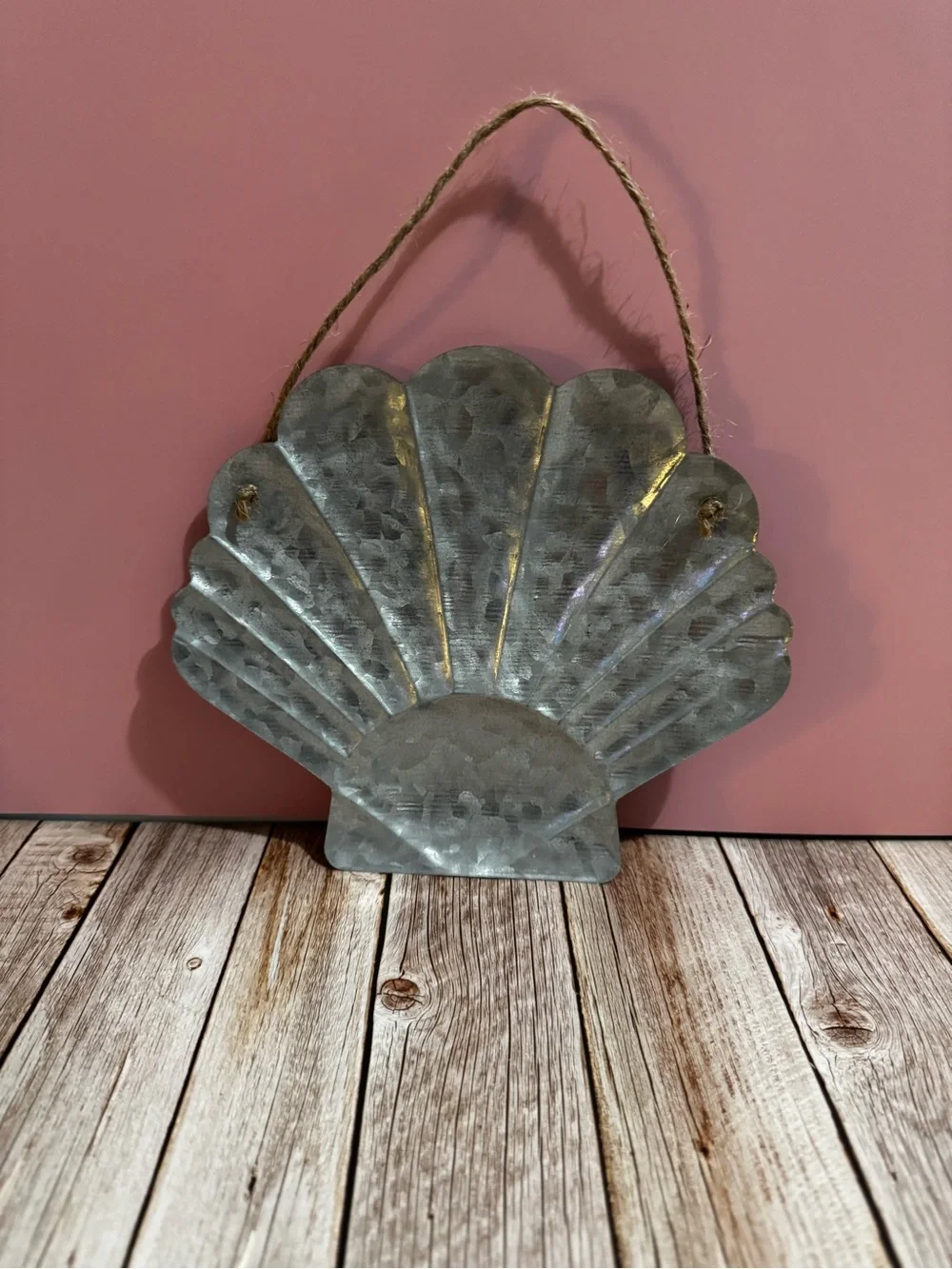🐚 Galvanized Metal Scallop Shell Wall Decor